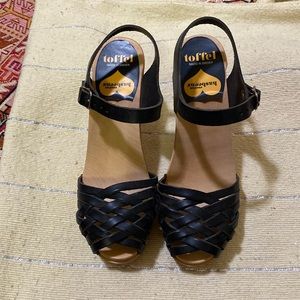 Black leather open-toed Swedish Hasbeens